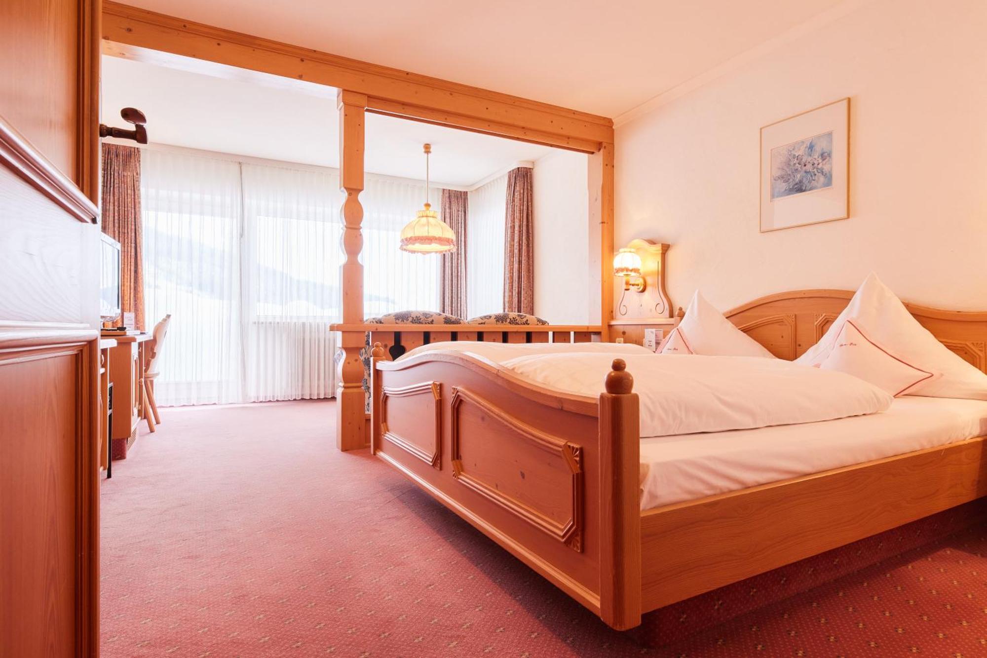 Hotel Sonne Post Mit Schwimmbad Titisee-Neustadt Eksteriør billede