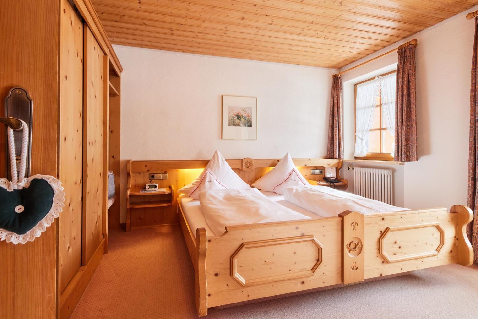 Hotel Sonne Post Mit Schwimmbad Titisee-Neustadt Eksteriør billede