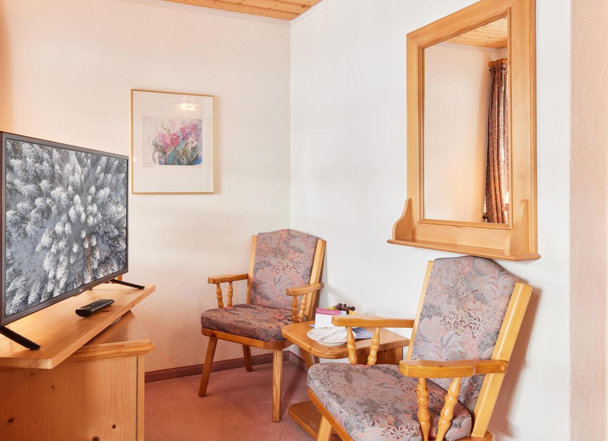 Hotel Sonne Post Mit Schwimmbad Titisee-Neustadt Eksteriør billede